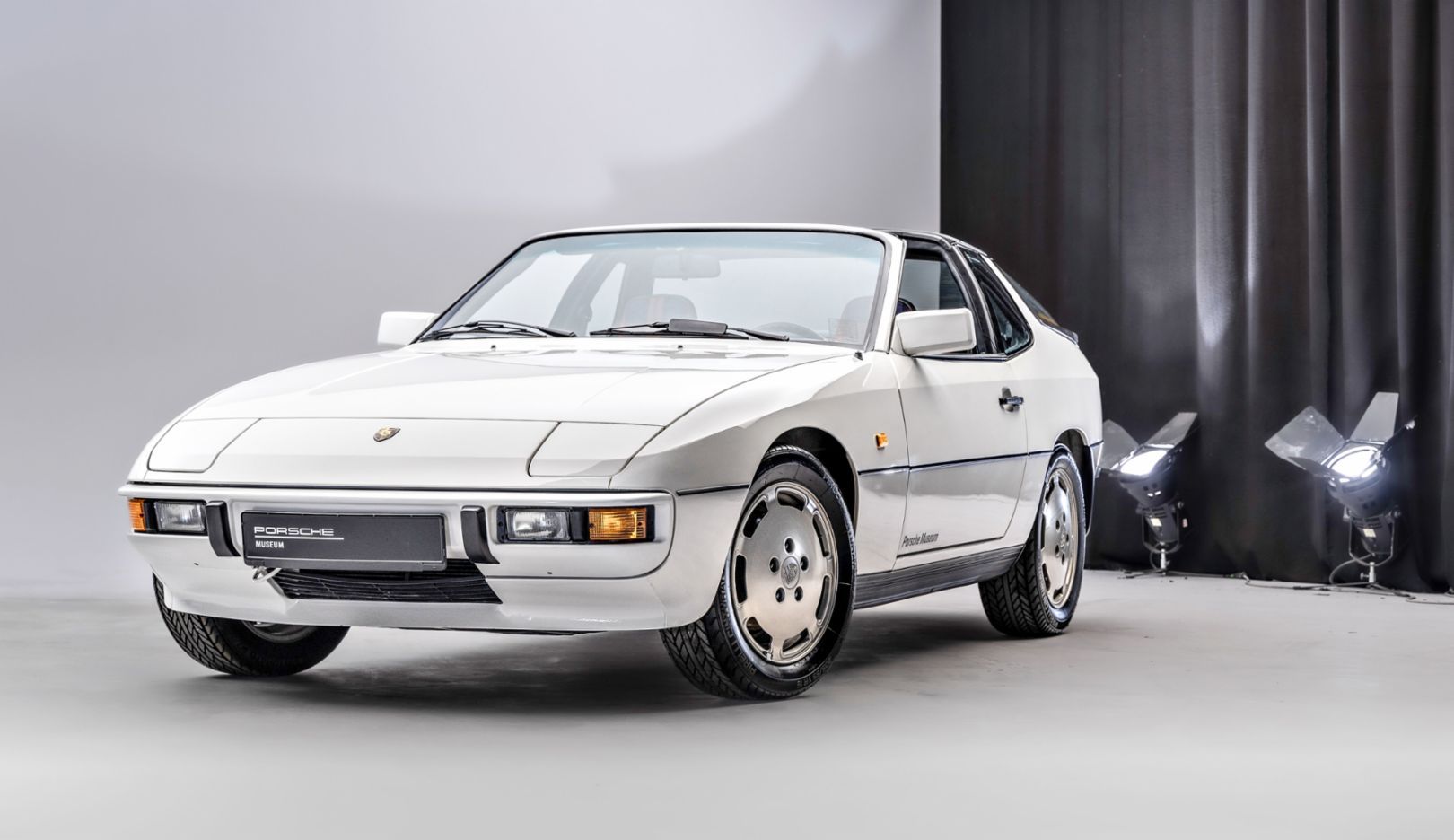 Porsche 924 Turbo Targa Prototype: A Feasibility Study