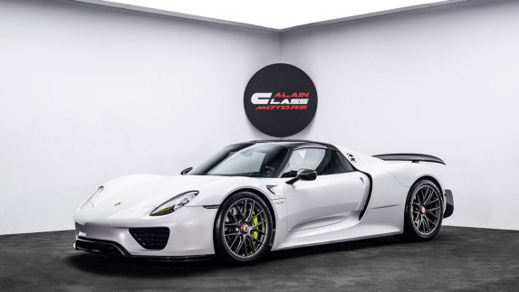 2015 Porsche 918 Spyder Weissach Package for Sale in Dubai - Alain Class Motors