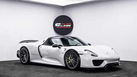 2015 Porsche 918 Spyder Weissach Package for Sale in Dubai - Alain Class Motors