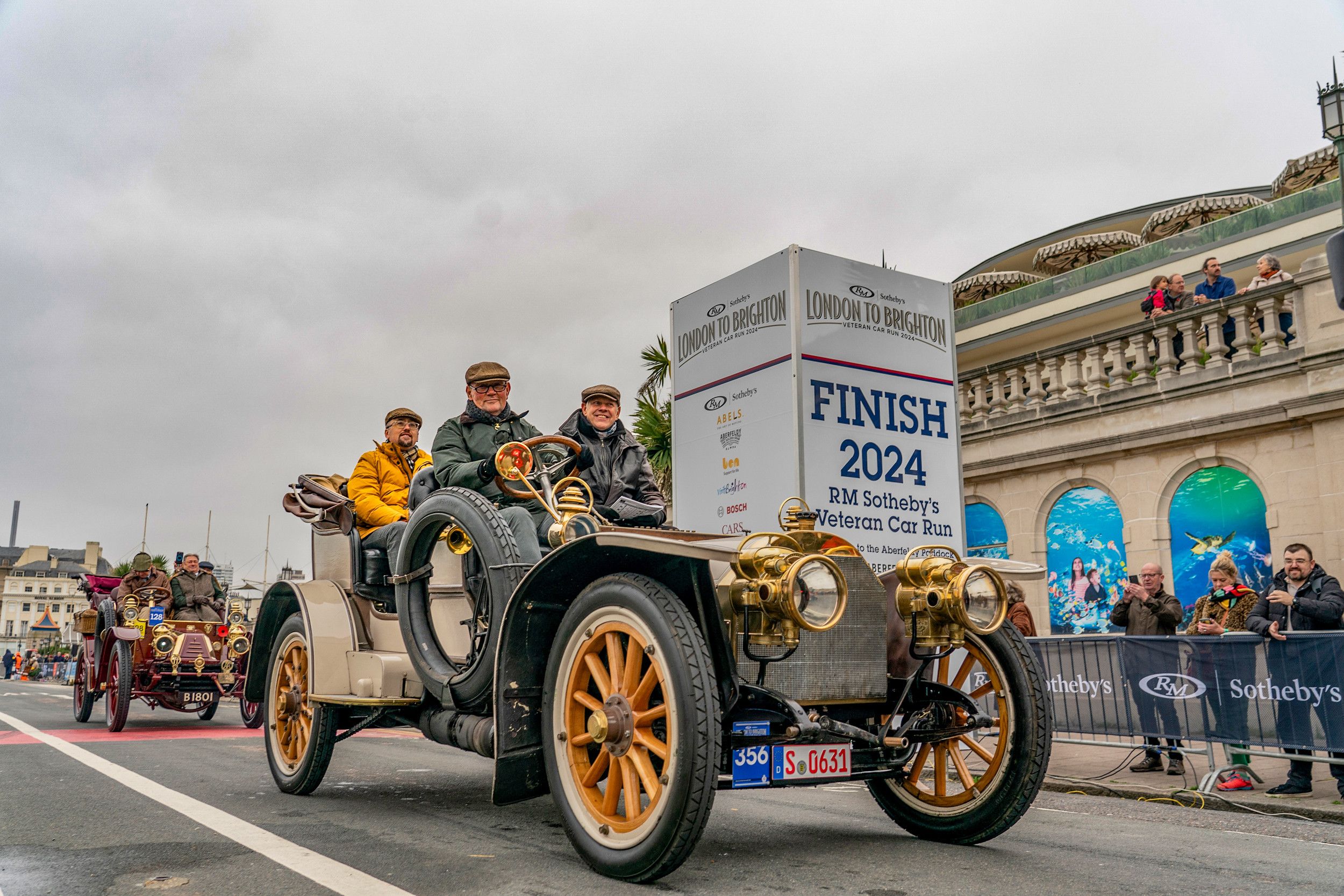 Crossing the Finish Line: 120-Year-Old Mercedes Completes London to Brighton Run