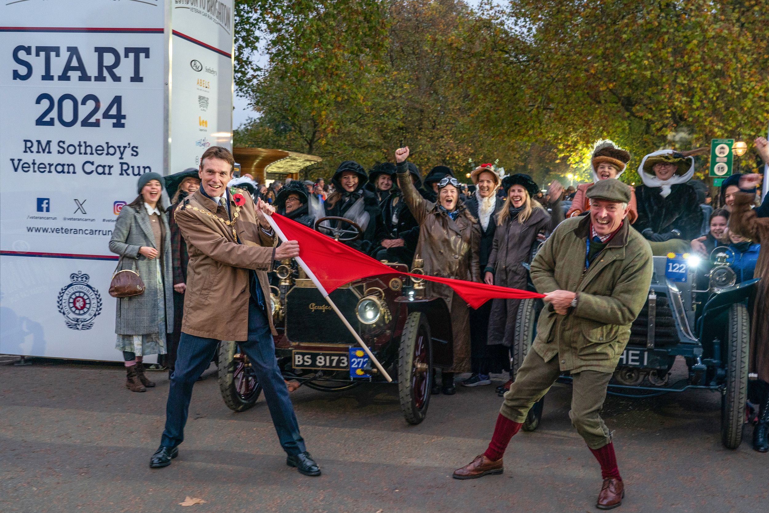 Crossing the Finish Line: 120-Year-Old Mercedes Completes London to Brighton Run