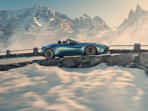 New Aston Martin Vantage Roadster: Open-Air Thrills in Dubai