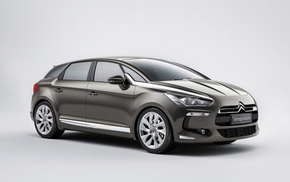 Explore Performance and Luxury with the Citroen DS5