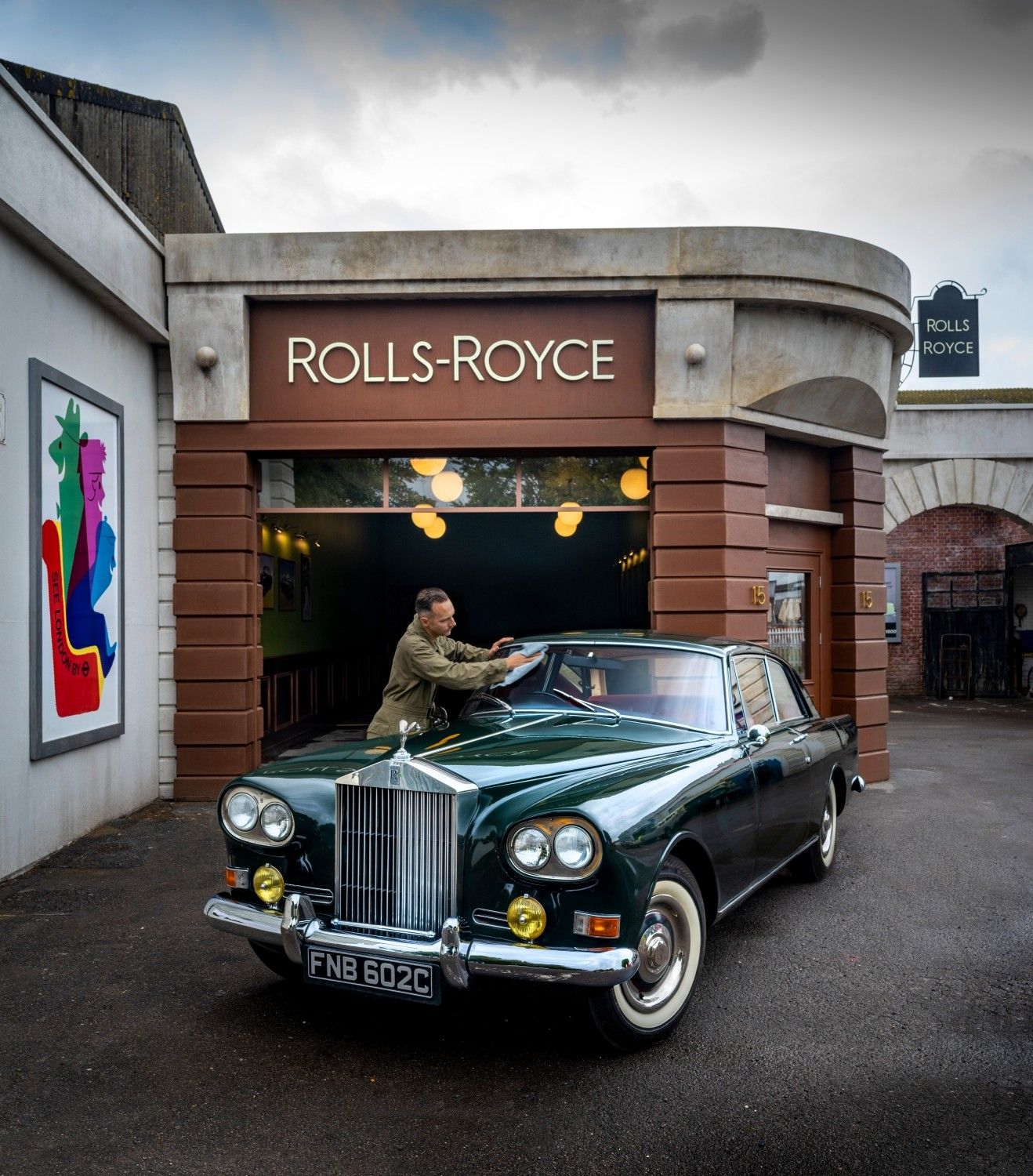 Rare Rolls-Royce Silver Cloud III Shines at Goodwood Revival 2024