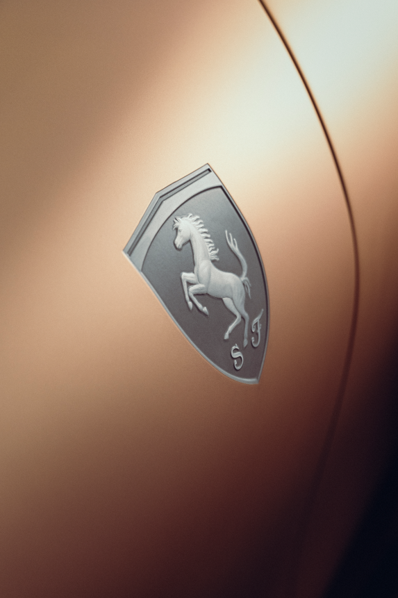 Tailor Made Ferrari Roma Spider: Innovative Luxury