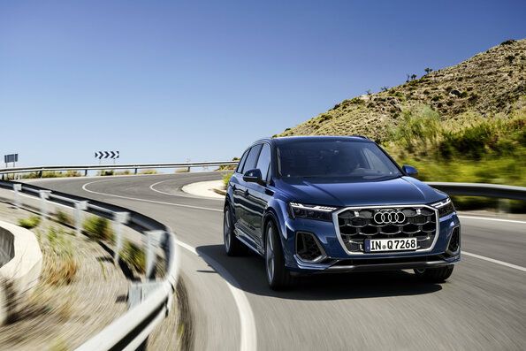 Unveiling the Enhanced Audi Q7 | Auto Trader UAE