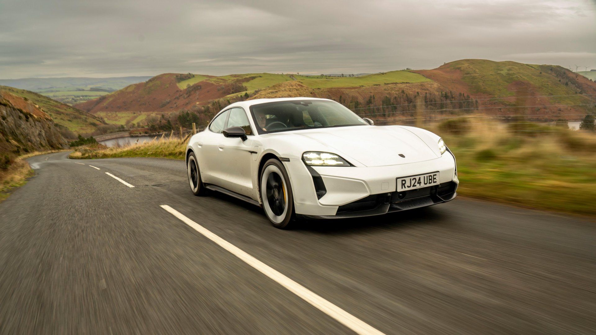 A Christmas Pilgrimage with Porsche Taycan Turbo S: Exploring Wales’ Scenic Roads