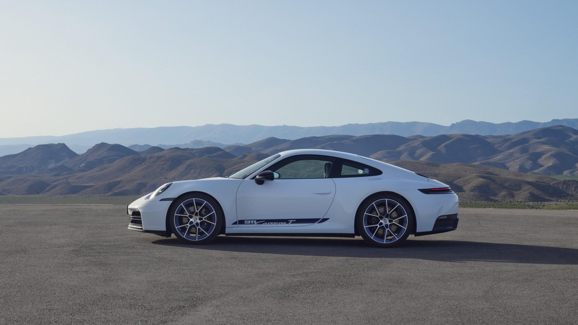 Porsche 911 Carrera T: Pure Driving Thrills in Coupé & Cabriolet