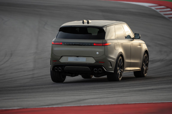 Range Rover Sport SV Showcases Exceptional Braking at Portimão Circuit