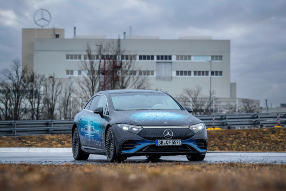 Mercedes-Benz Revolutionizes Electric Vehicles with Solid-State Battery Technology