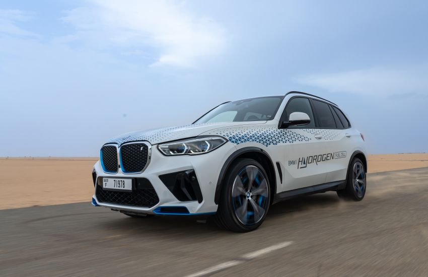 BMW iX5 Hydrogen's Robust Performance in Dubai's Extreme Conditions