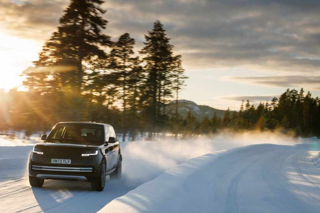 Range Rover Electric: Luxury and Performance in Extreme Conditions