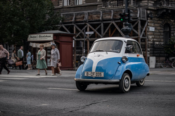 BMW Isetta's Role in Escaping East Berlin: The Small Escape 