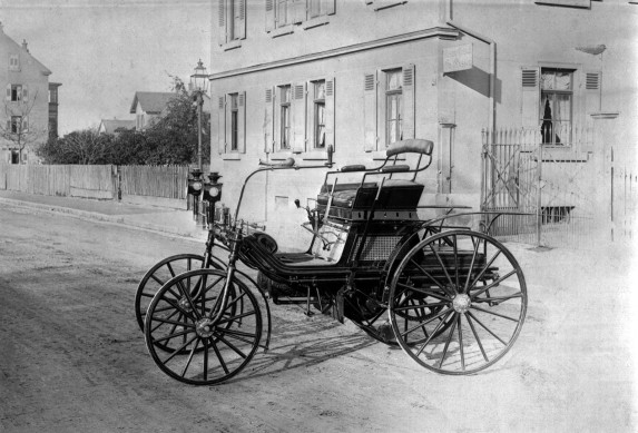 130 Years Ago: The World’s Oldest Prestige Vehicle | Auto Trader UAE