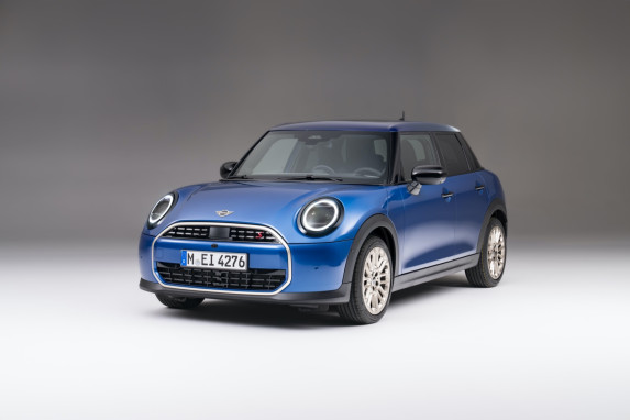 New MINI Cooper 5 Door: Tradition Meets Innovation | Auto Trader UAE