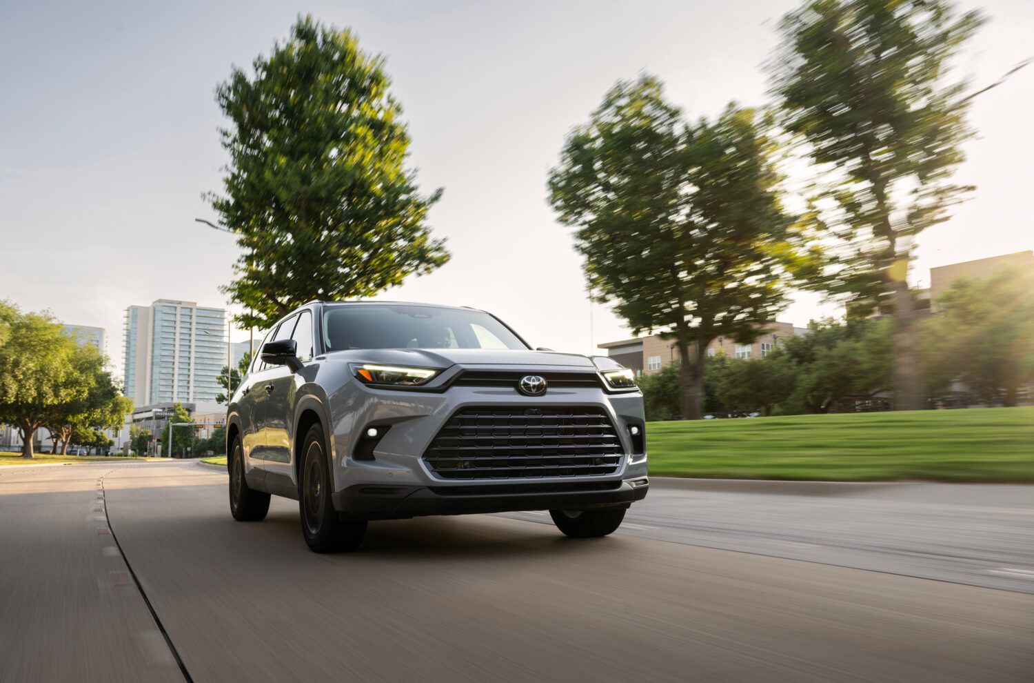 2025 Toyota Grand Highlander: New Hybrid Nightshade Edition