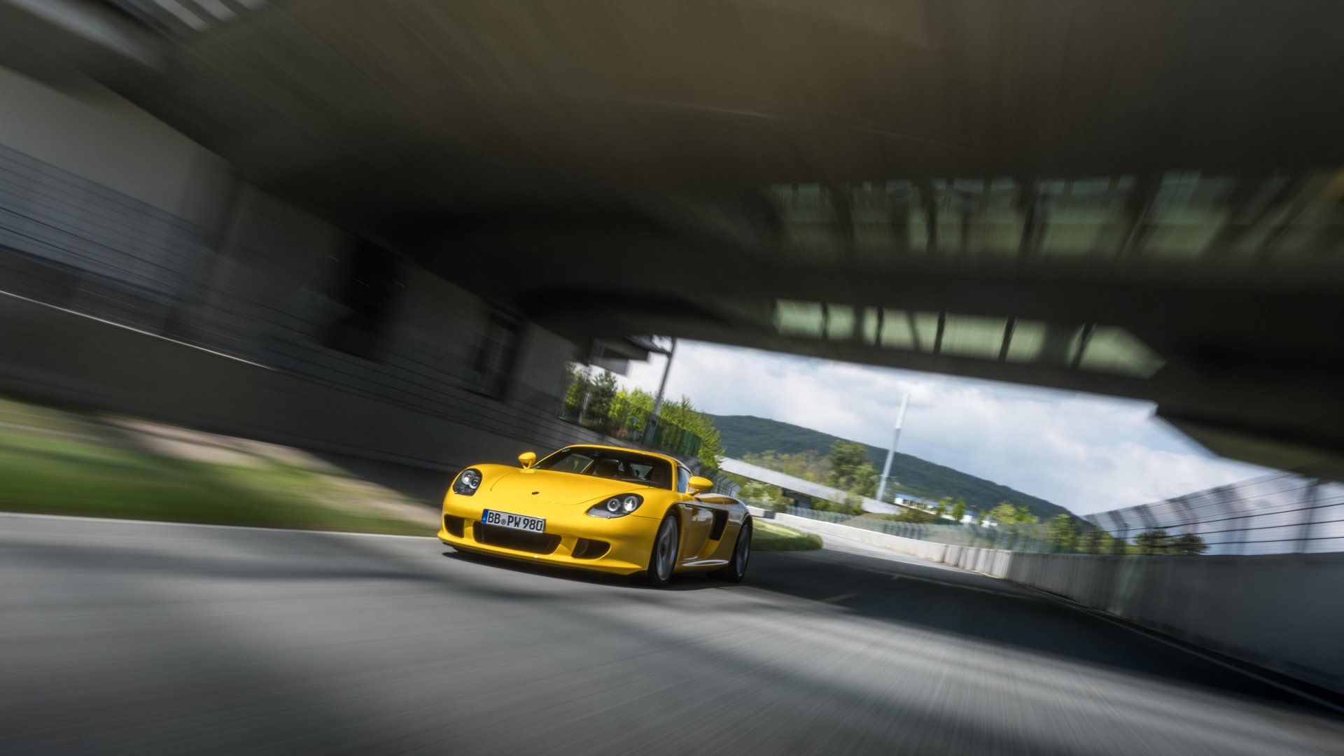 Porsche Carrera GT Tyre Upgrade with New Michelin Pilot Sport Cup 2 