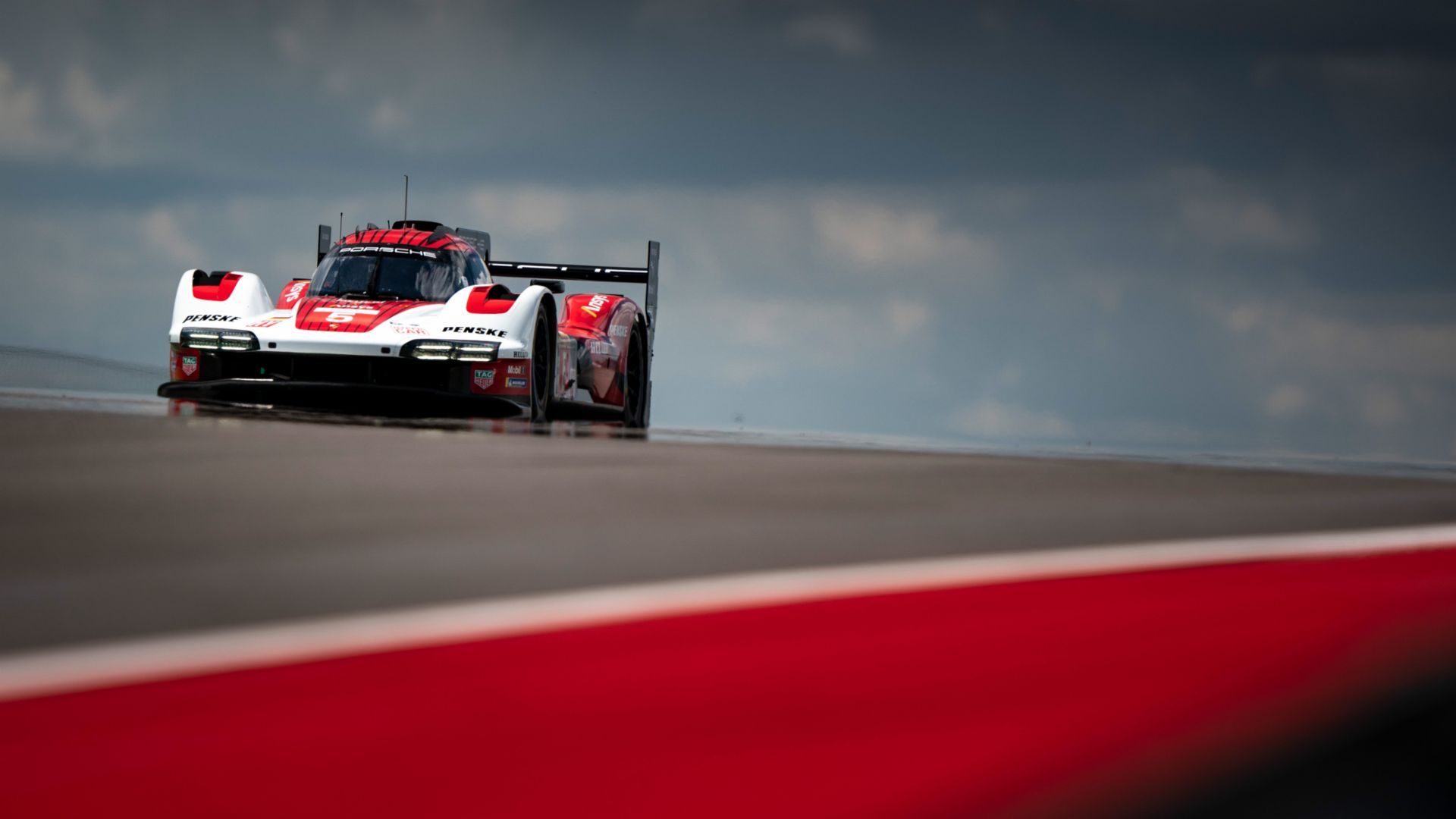 Porsche Penske Motorsport's Resilient Performance in Texas