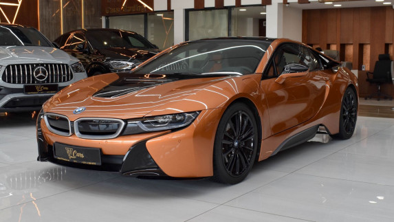 2019 BMW i8 Turbo Plug-In Hybrid for Sale in Dubai 