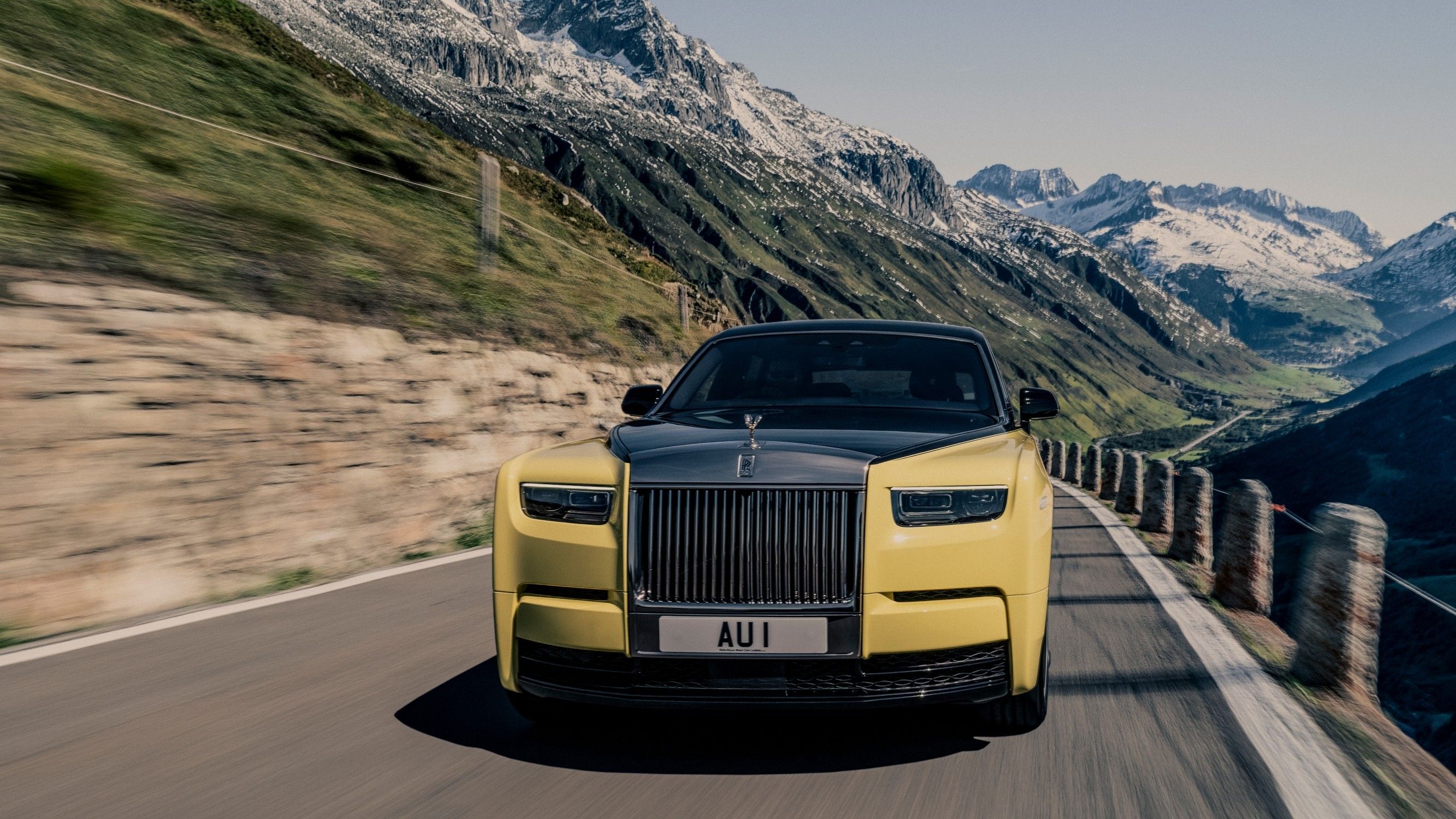 Rolls-Royce Celebrates 60 Years of Goldfinger with Bespoke Phantom Extended