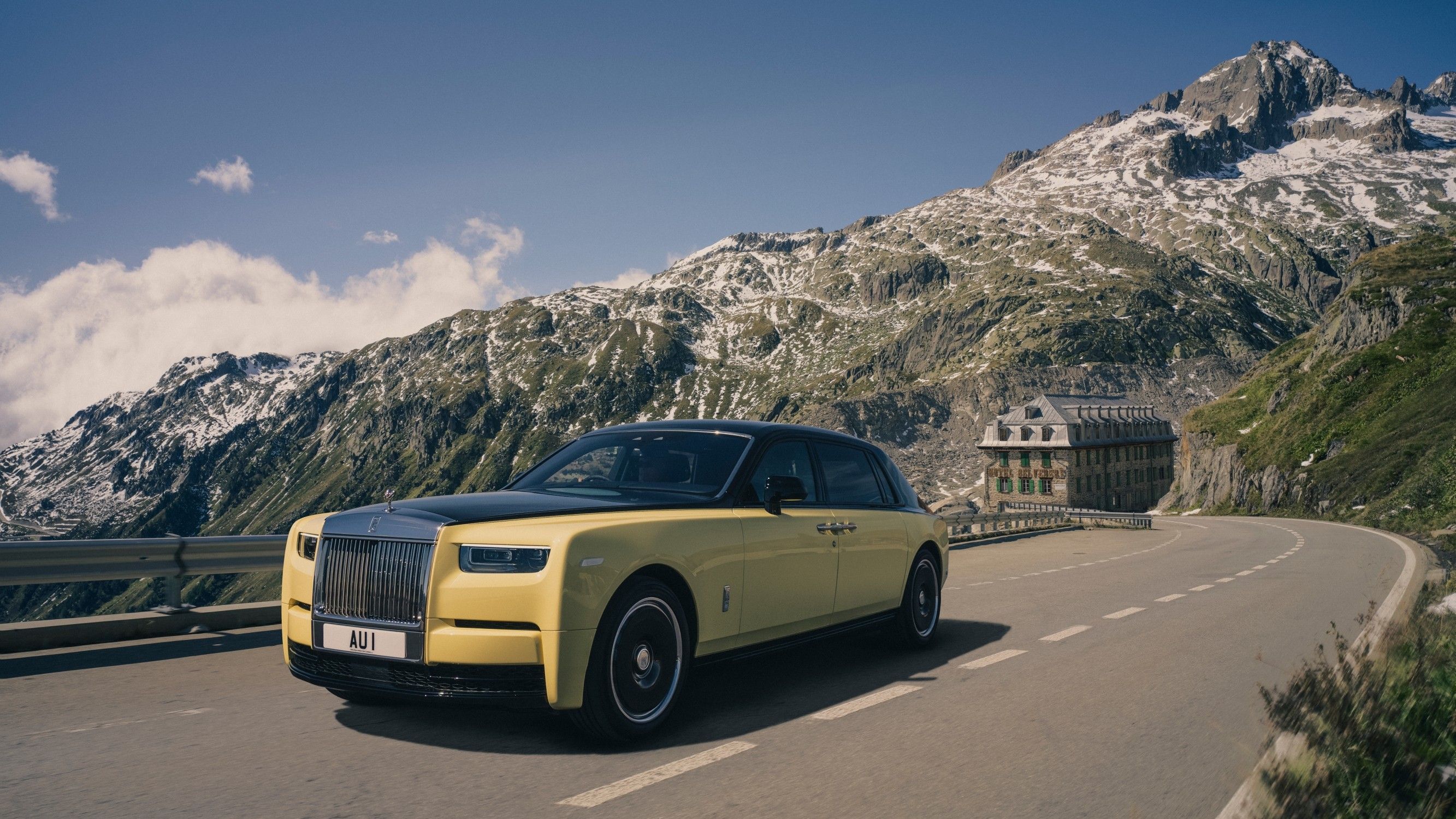 Rolls-Royce Celebrates 60 Years of Goldfinger with Bespoke Phantom Extended