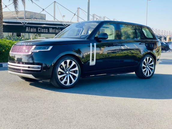 Command the Dunes & Cityscape: Range Rover Cars in Dubai