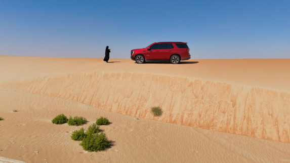 Explore Alanood Almehairbi’s Top Off-Roading Destinations in the UAE with GMC