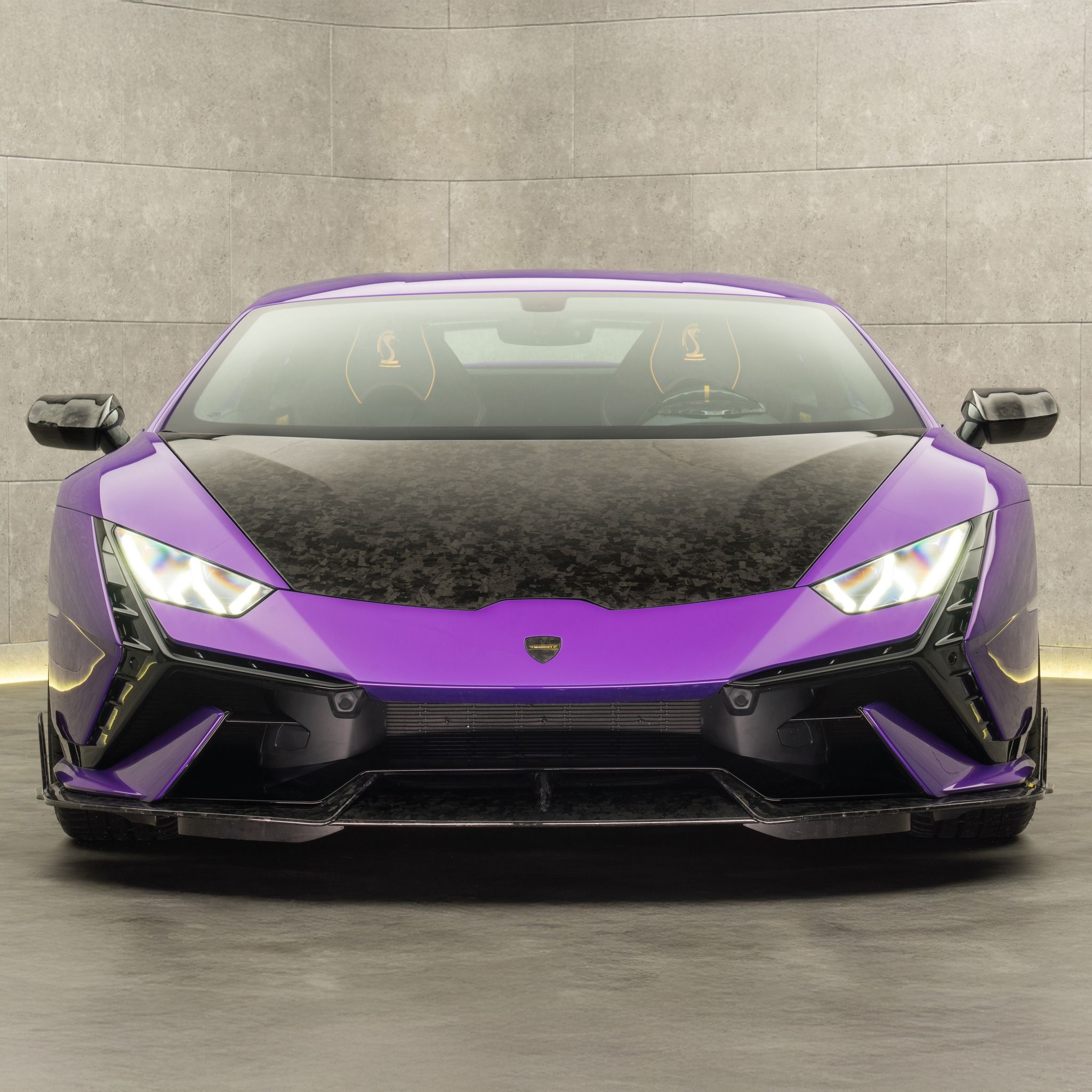 Lamborghini Huracán Tecnica in Viola Pasifae: A Bespoke Masterpiece