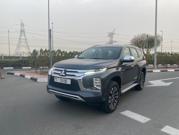 Auto Trader UAE Test Drives the Mitsubishi Montero - Ultimate SUV Experience