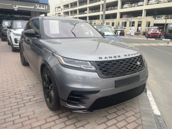 Used Range Rover Velar for sale in Dubai