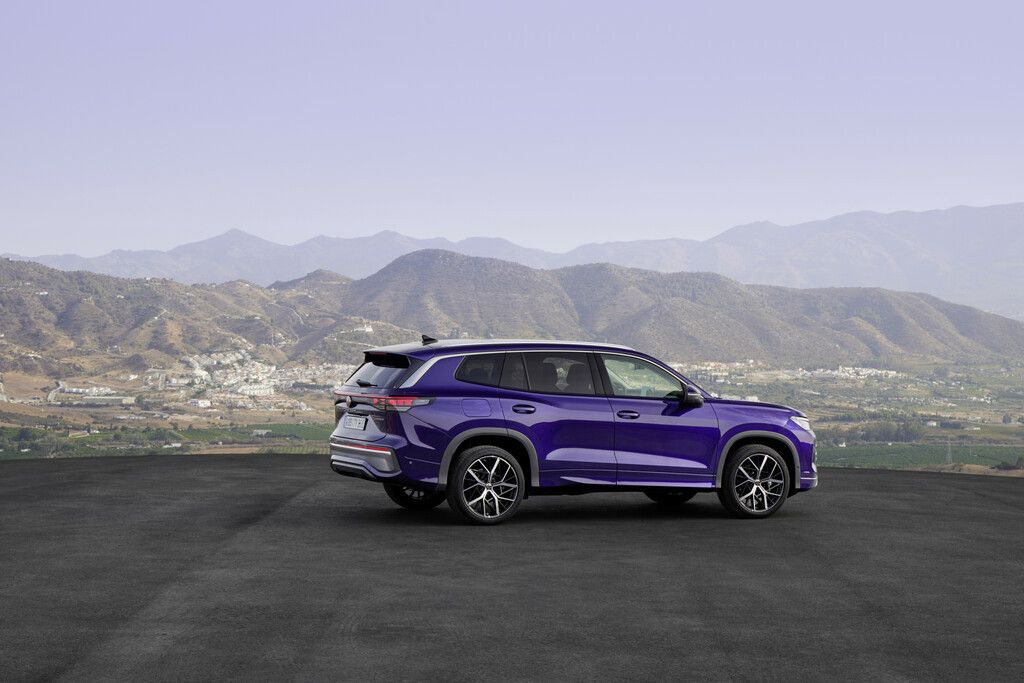 Discover the All-New Volkswagen Tayron: Stylish SUV