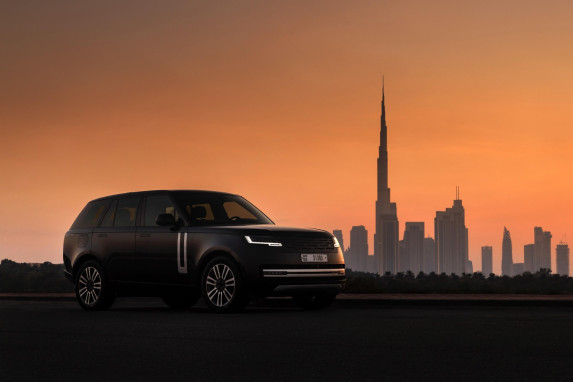 Range Rover Electric: Luxury SUV Tested in Dubai’s Extreme Desert Heat