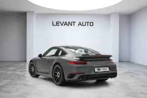 2018 Porsche 911 Carrera