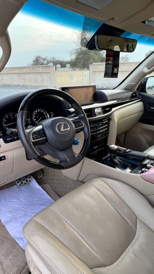 2021 Lexus LX 570