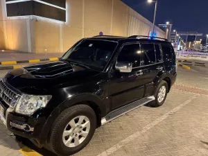 2015 ميتسوبيشي باجيرو in dubai