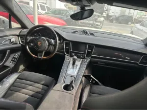 2016 Porsche Panamera