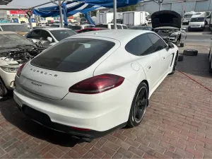 2016 Porsche Panamera