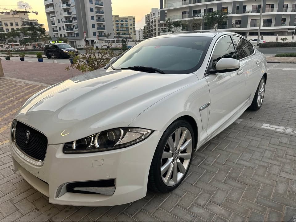 2013 Jaguar XF in dubai