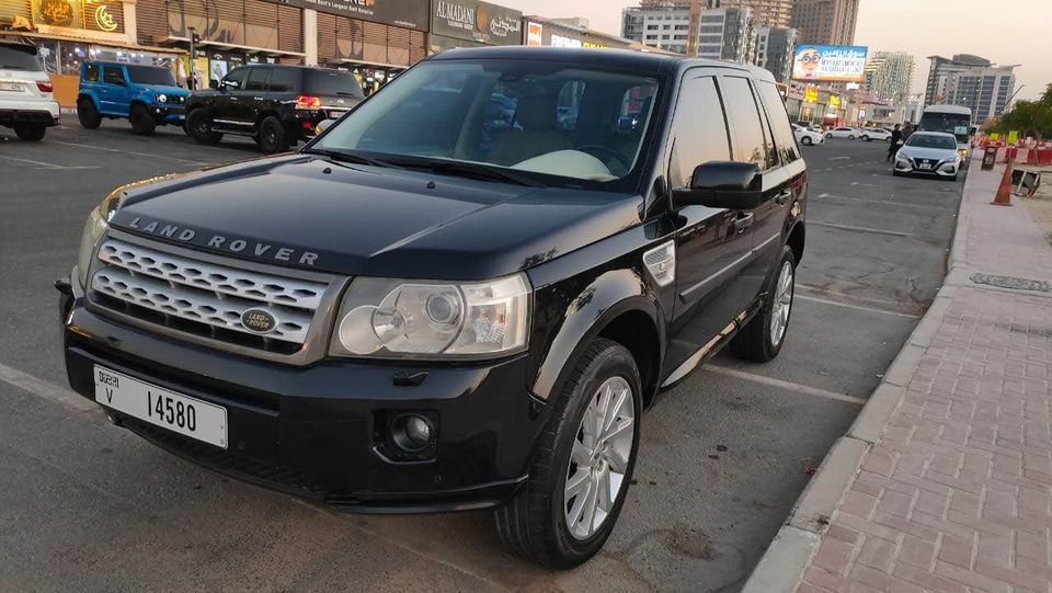 2011 Land Rover LR2 in dubai