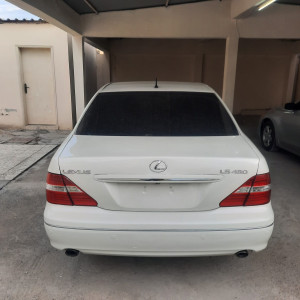 2005 Lexus LS