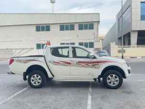 2013 Mitsubishi L200