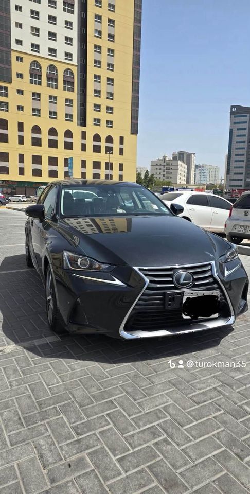 2020 Lexus IS