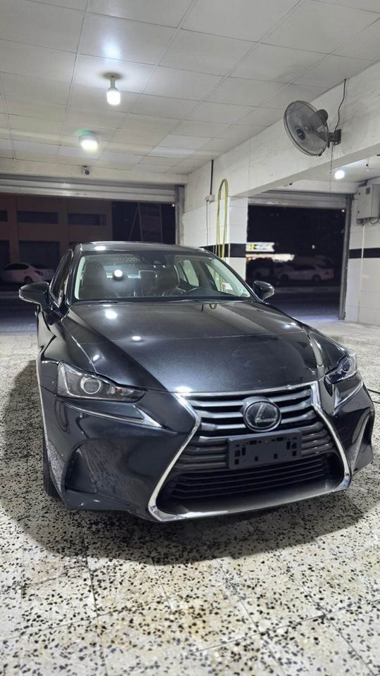 2020 Lexus IS