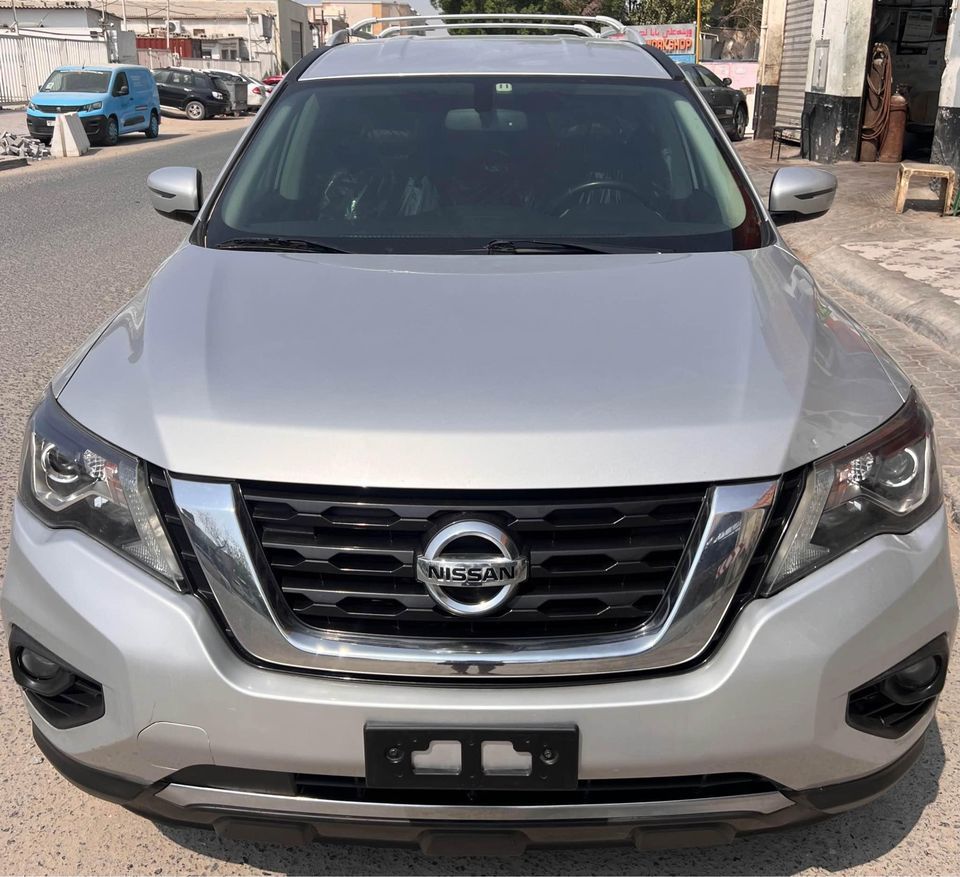 2020 Nissan Pathfinder in dubai