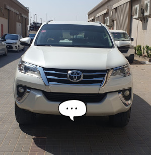 Toyota fortuner GXR V6 4.0L Full Option Model 2020 GCC Spec Very Clean  full history service in Al Futtaim 