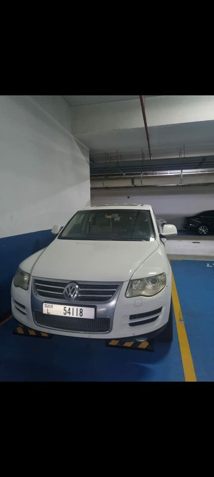 2009 Volkswagen Touareg in dubai