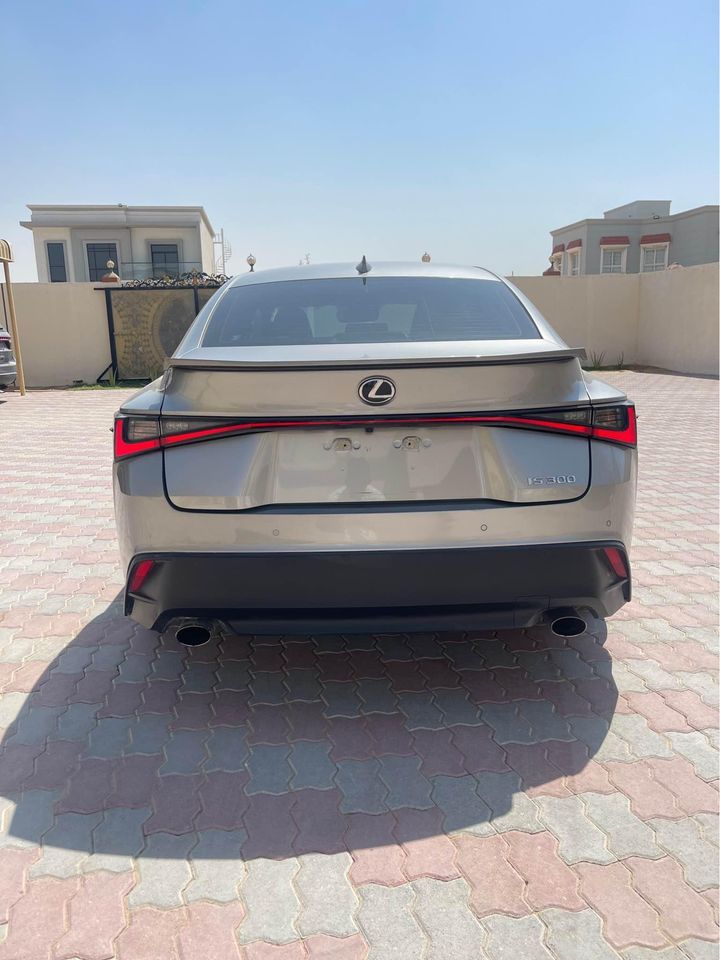 2021 Lexus IS