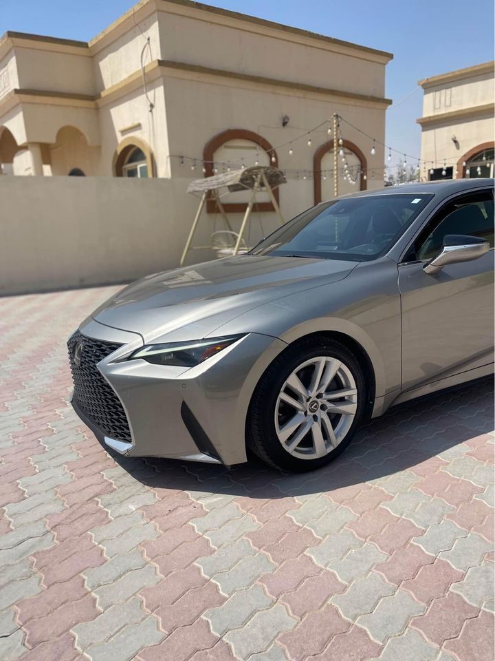 2021 Lexus IS