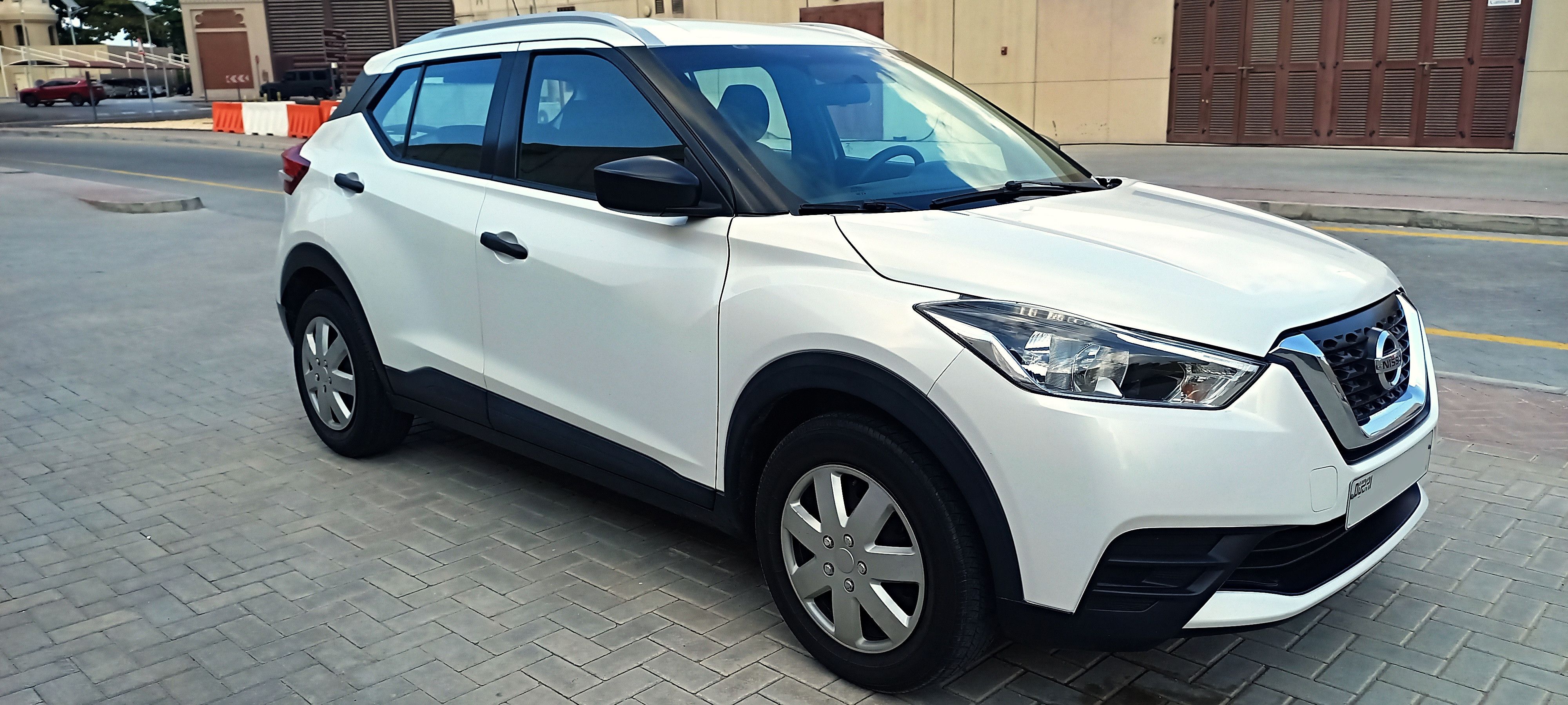 NISSAN KICKS MID GRADE 2018 GCC 1.6 (ACCIDENT FREE PERFECT CONDITION)