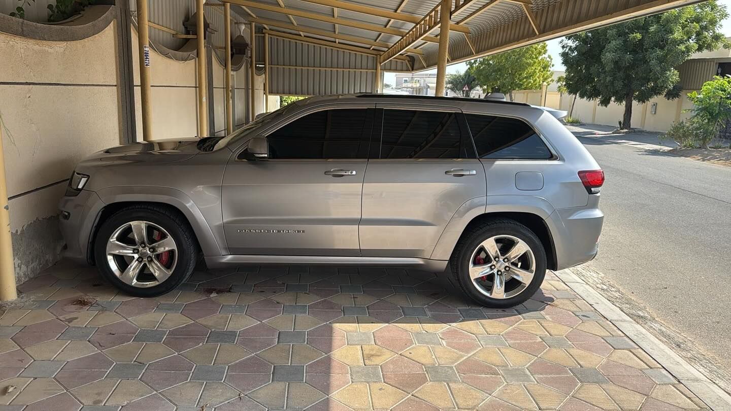 2014 Jeep Grand Cherokee in dubai